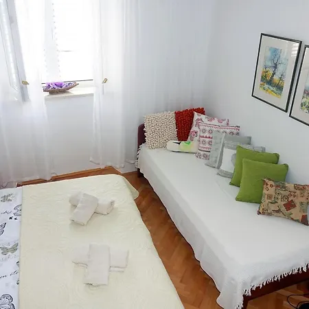 Two-bedroom In The Centre Lägenhet Makarska