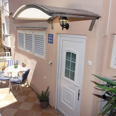 Two-bedroom In The Centre * Makarska