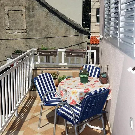 Two-bedroom In The Centre Apartmán Makarská