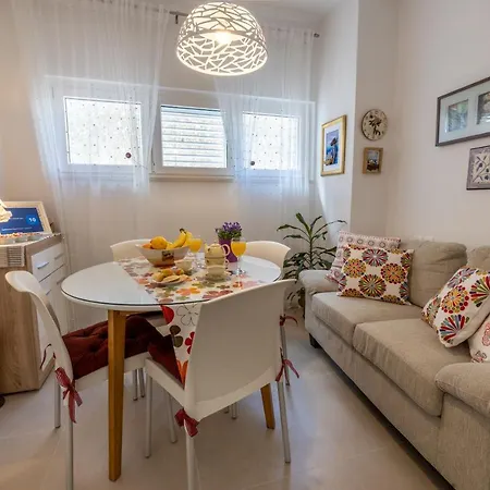 Two-bedroom In The Centre * 마카르스카