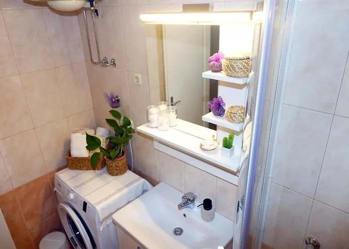 Two-bedroom In The Centre Lägenhet Makarska