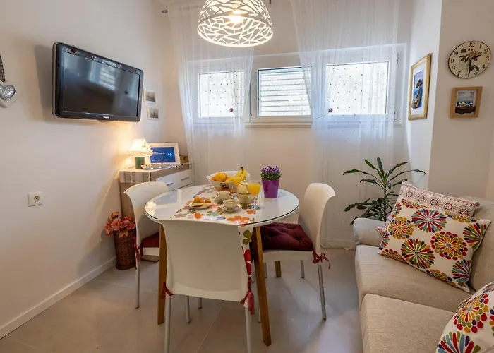 Two-bedroom In The Centre Lägenhet